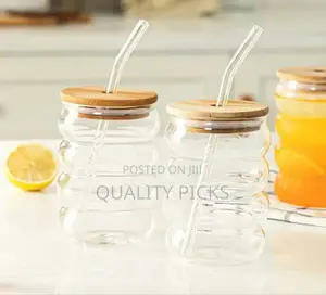 Glass Tumbler With Airtight Wooden Lid and Straw.
