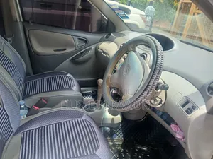 Toyota Platz 2003 Silver