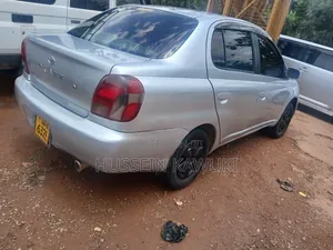 Toyota Platz 2003 Silver