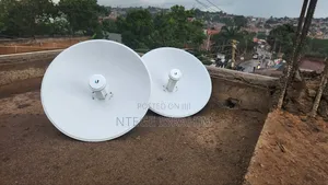 Pair of Ubiquity Point to Point Dishes