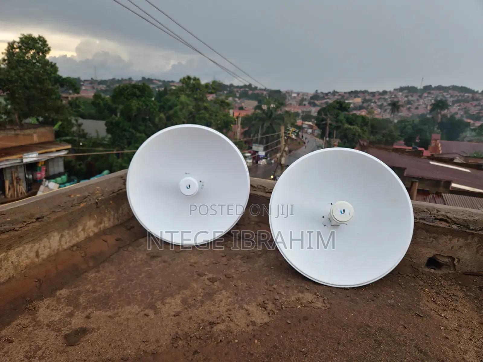 Pair of Ubiquity Point to Point Dishes