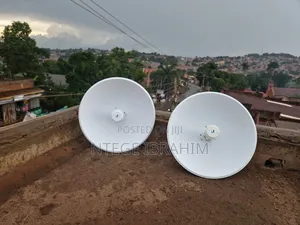 Pair of Ubiquity Point to Point Dishes