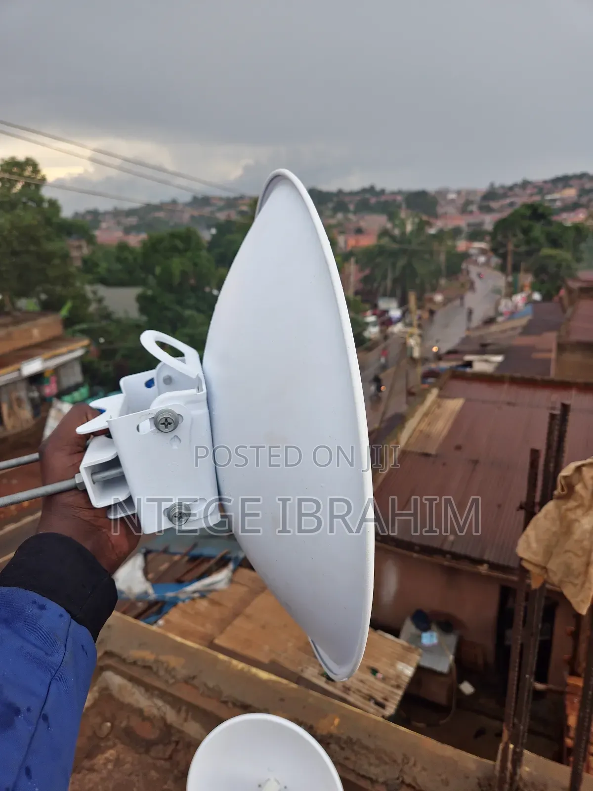 Pair of Ubiquity Point to Point Dishes