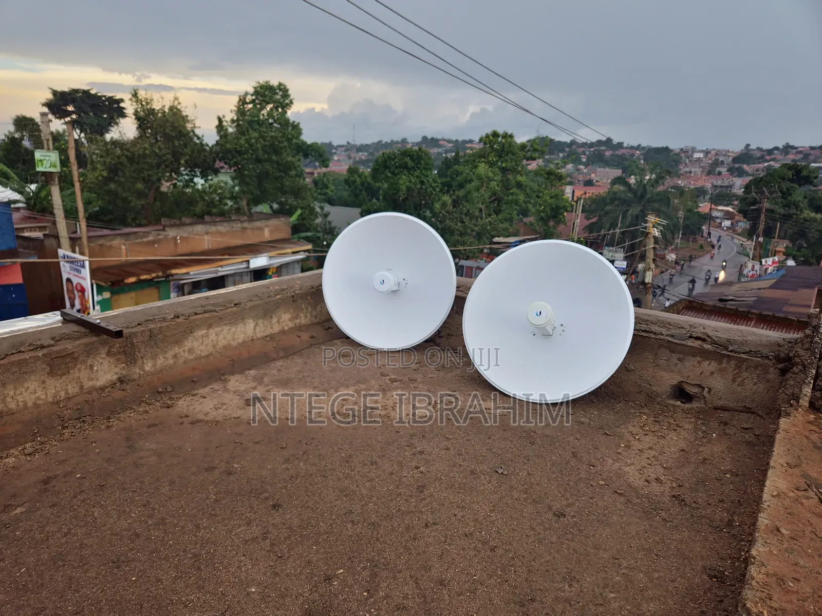 Pair of Ubiquity Point to Point Dishes