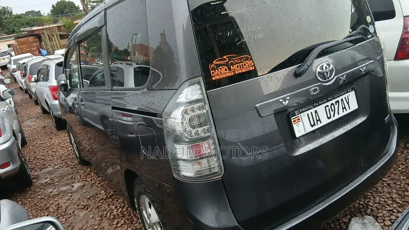 Toyota Voxy 2010 Gray