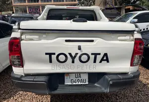 Toyota Hilux 2017 White