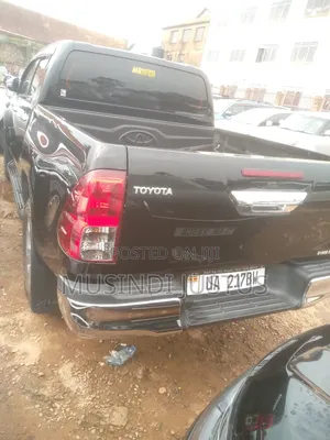 Toyota Hilux 2019 Black