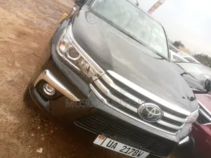 Toyota Hilux 2019 Black