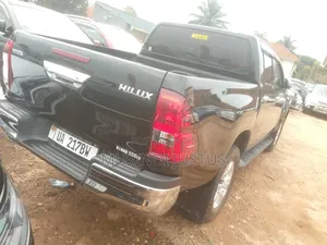 Toyota Hilux 2019 Black