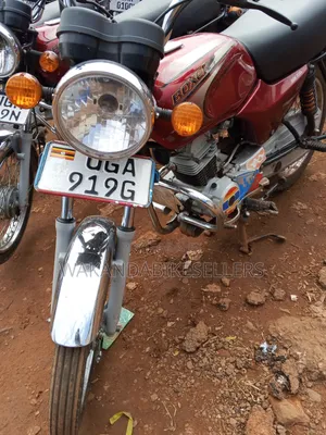 Bajaj Boxer 100 2024 Red