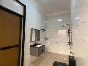 6bdrm Mansion in Wemac Properties, Wakiso / Wakiso for sale