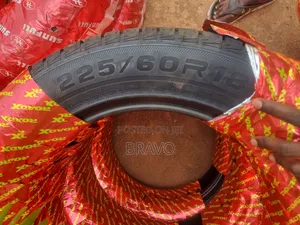 225/60r18 Roadx