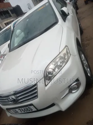 Toyota Vanguard 2011 White