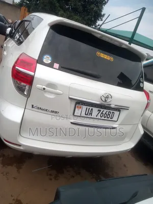 Toyota Vanguard 2011 White
