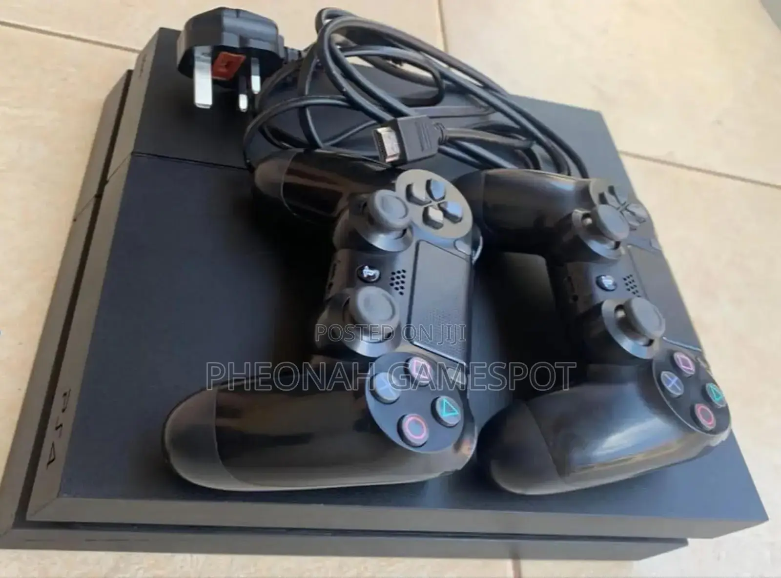 Playstation 4 Standard Two Controllers