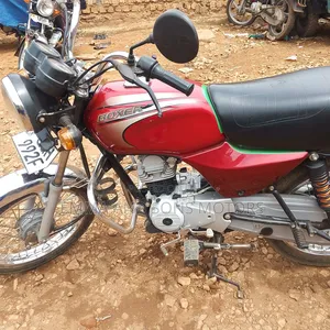 Bajaj Boxer 100 2025 Red