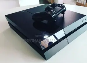 Playstation 4 Standard With Games