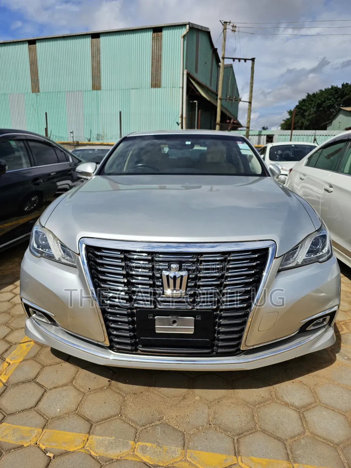 Toyota Crown 2015 Gold