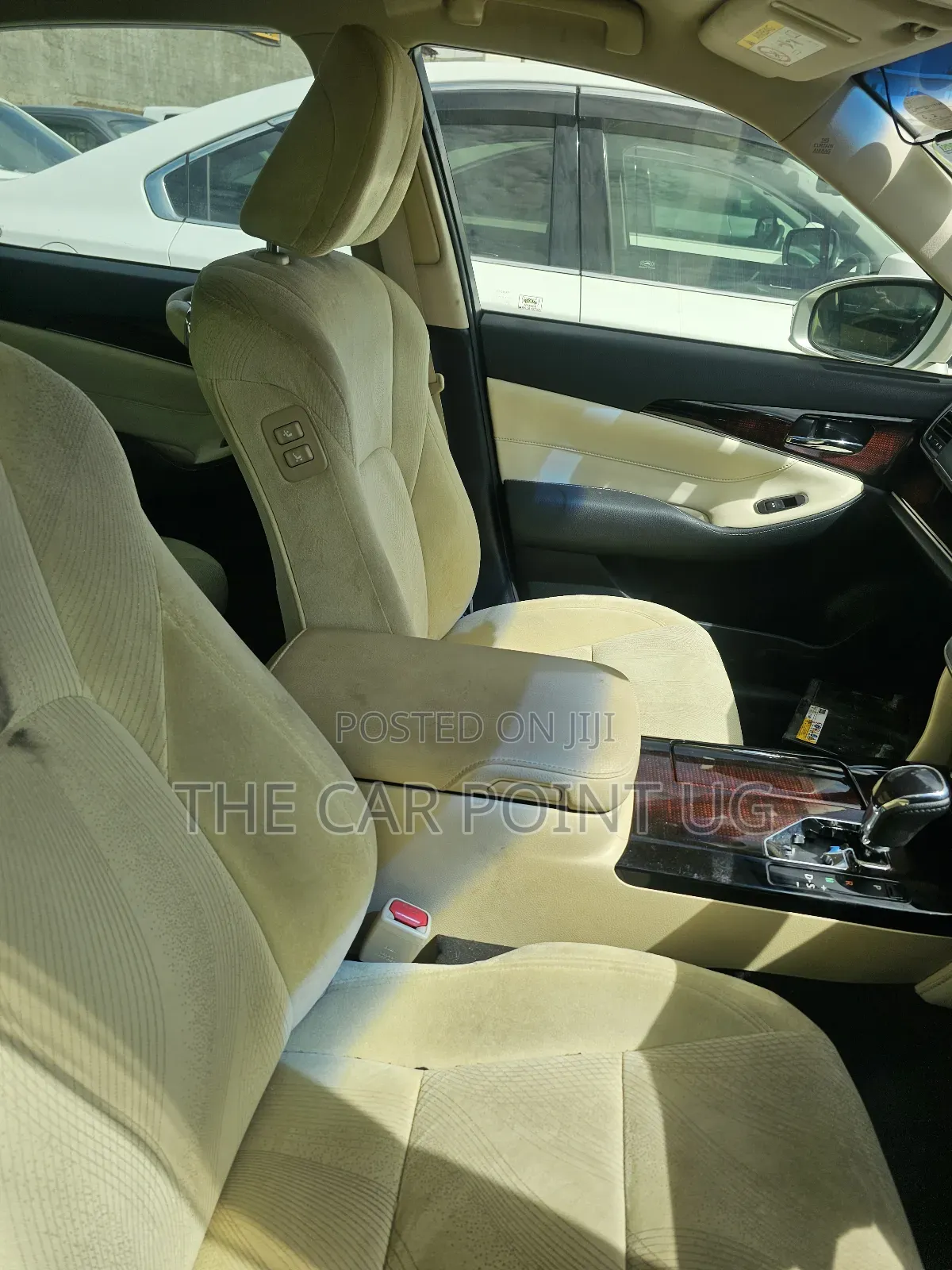 Toyota Crown 2015 Gold