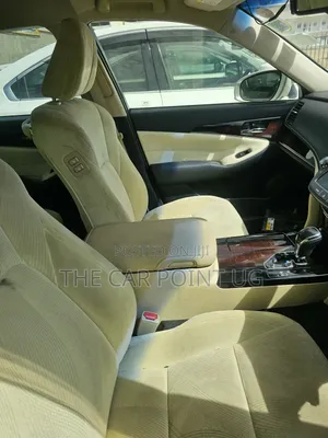 Toyota Crown 2015 Gold