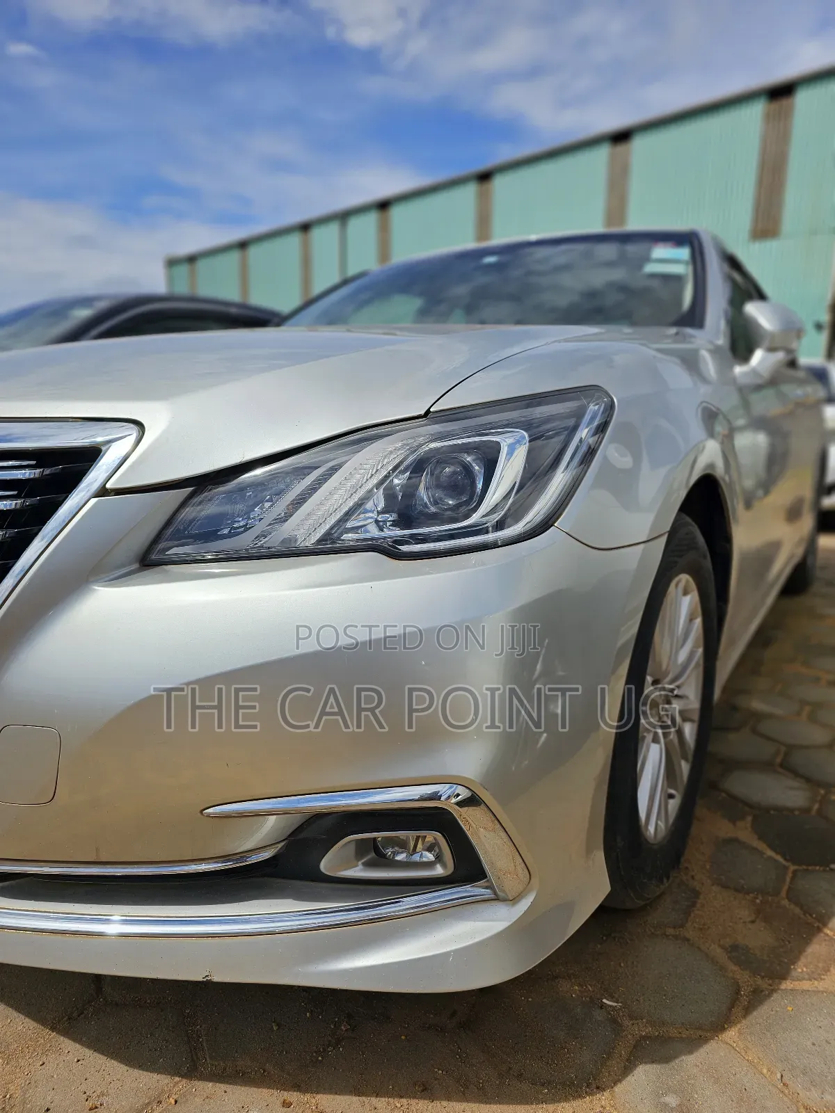 Toyota Crown 2015 Gold