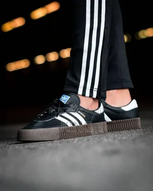 Samba Rose Sneakers