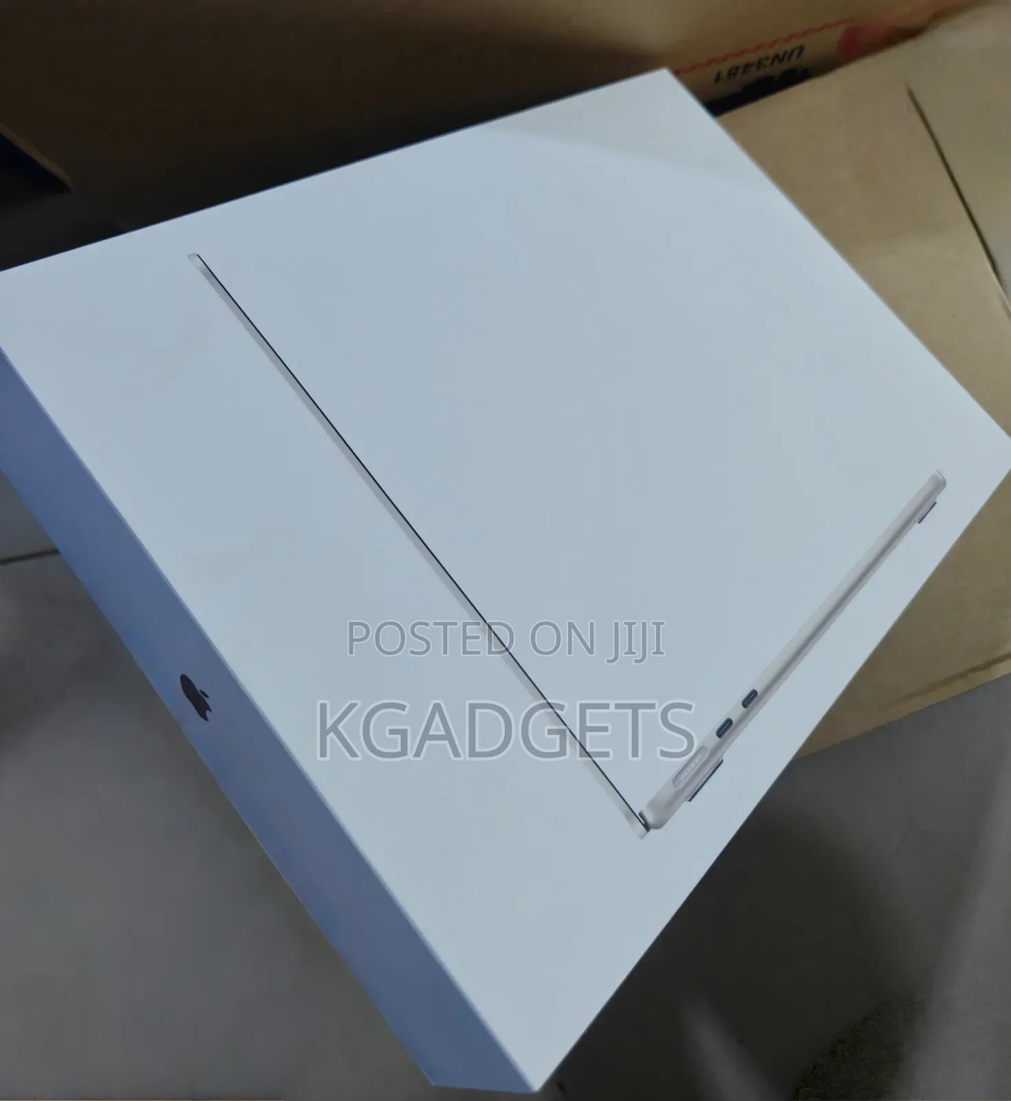 New Laptop Apple MacBook Air 2025 M4 13-inch 16GB Apple M4 SSD 512GB