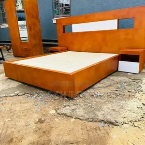 5x6 Mahogany Colored Bed With Bedside Drawers Well Finished