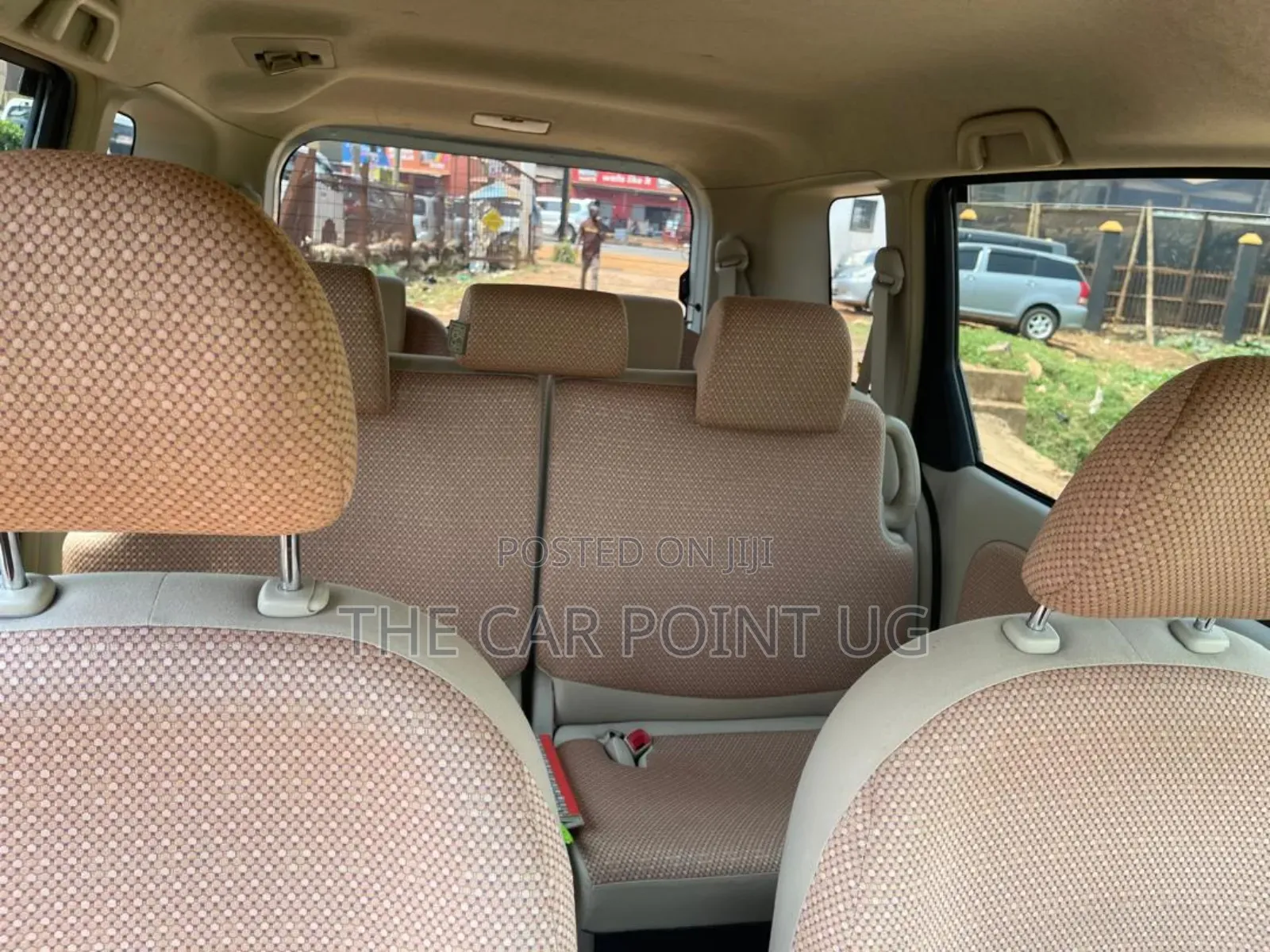 Toyota Sienta 1.5 FWD 2012 Silver