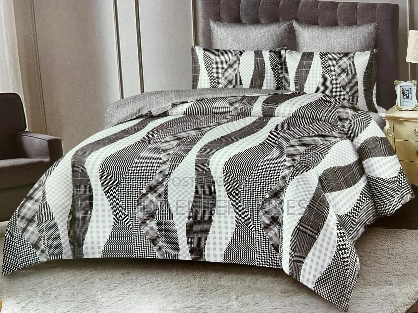 4pc Big Strip Duvet in Grey