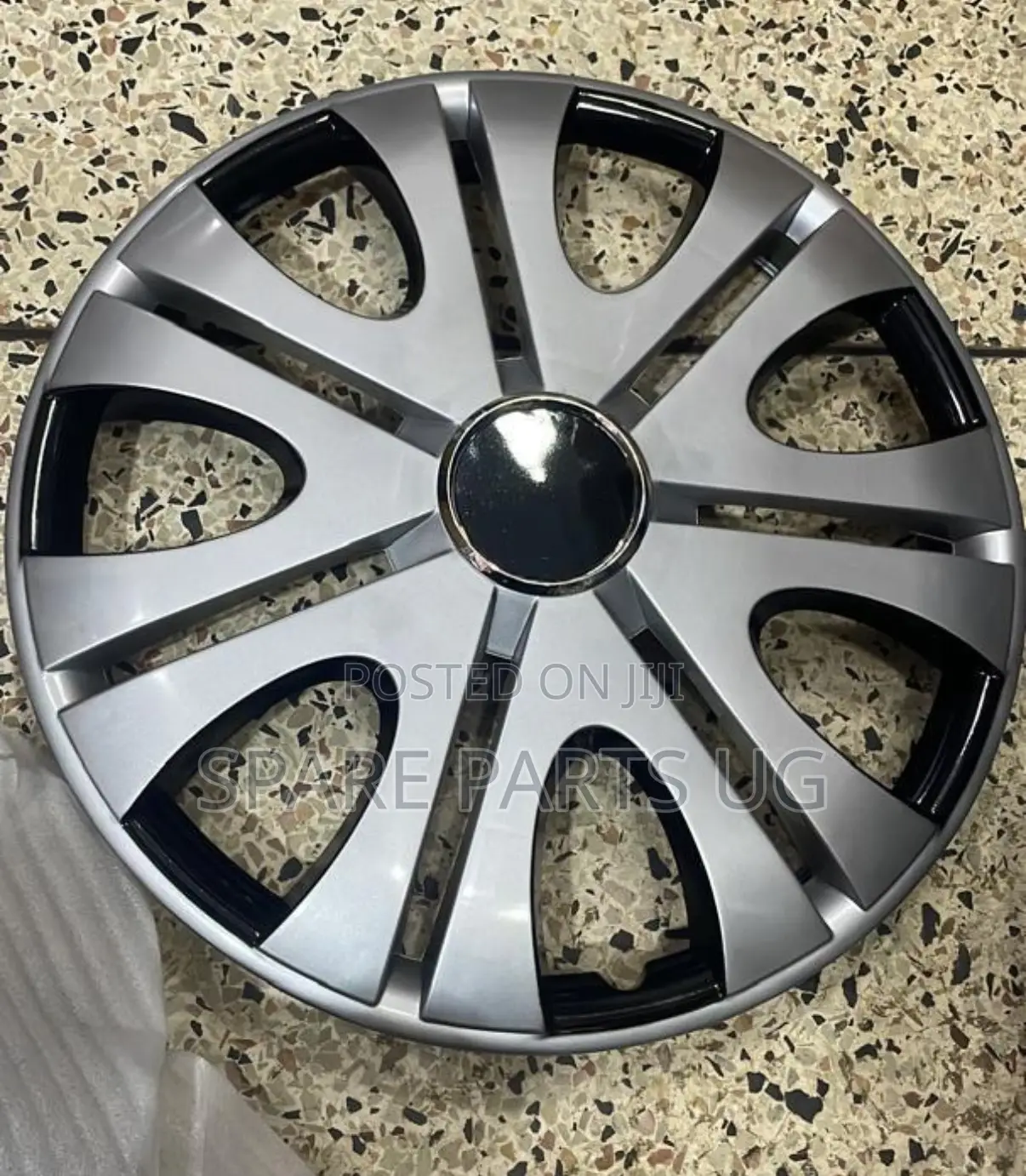 Sporty Wheel Cap