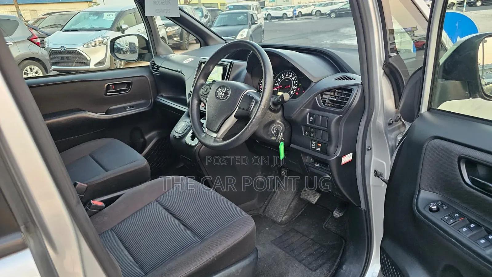 Toyota Noah 2.0 FWD (8 Seater) 2019 Silver