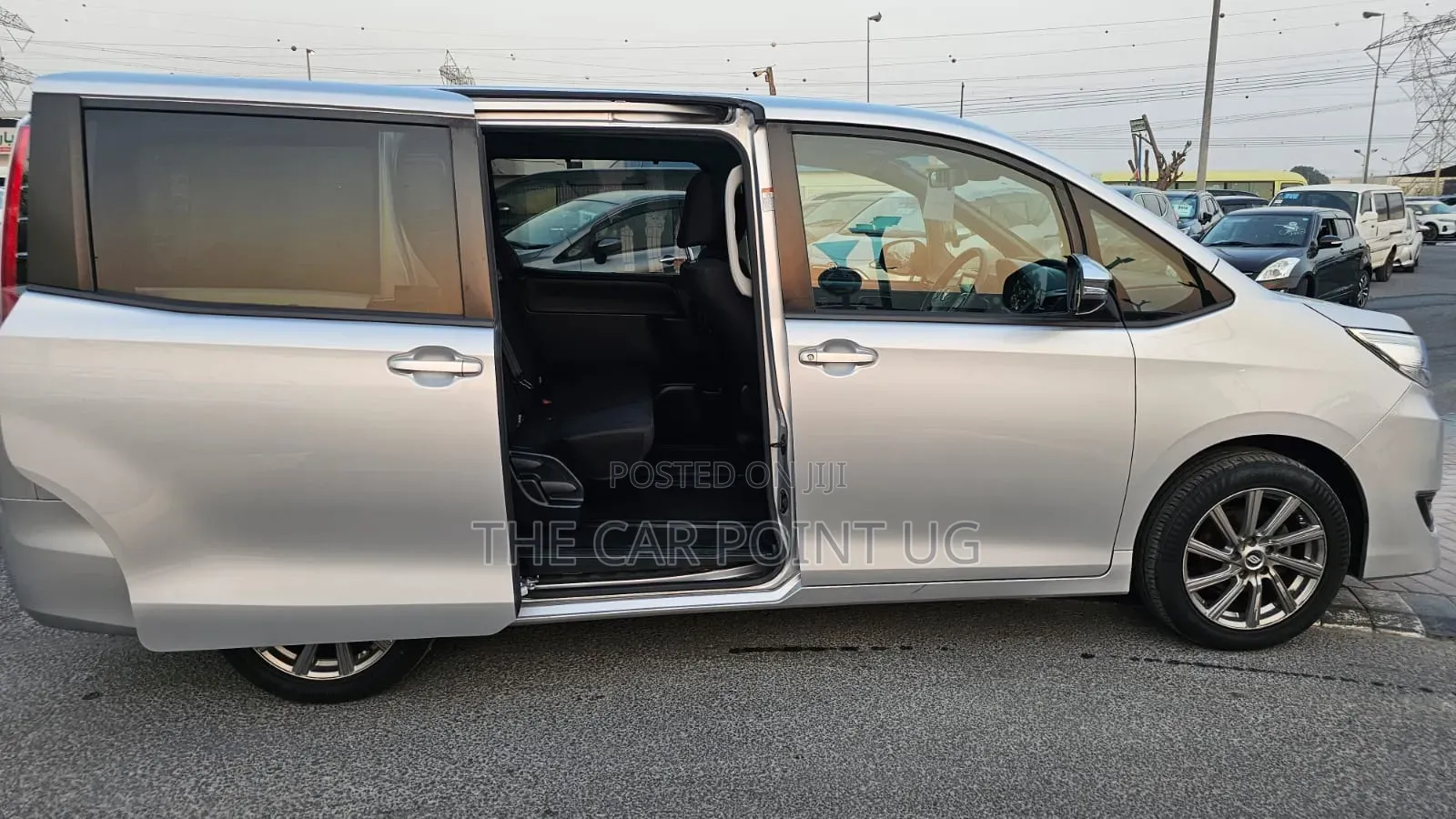 Toyota Noah 2.0 FWD (8 Seater) 2019 Silver