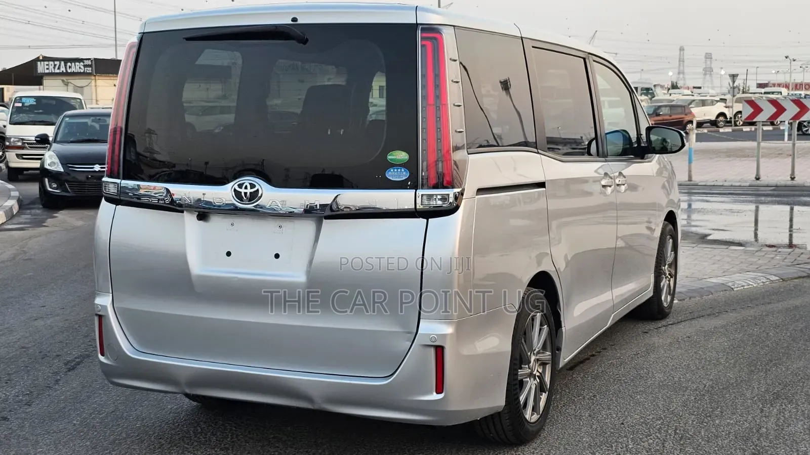 Toyota Noah 2.0 FWD (8 Seater) 2019 Silver