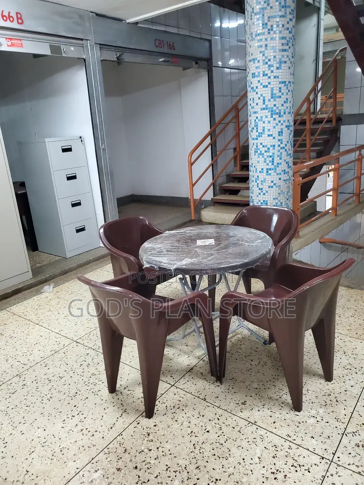 Bamboo Foldable Table and Plastic Sofa Chairs for Bar
