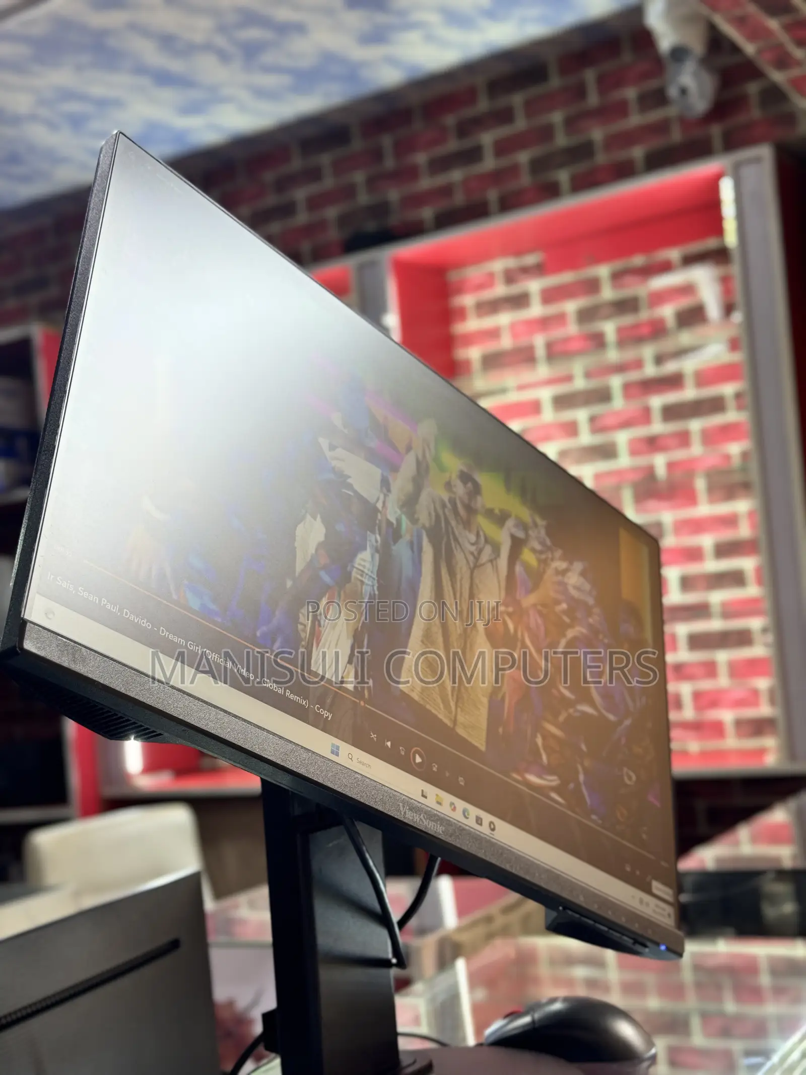 View Sonic Monitor 24 Inch Screen Ips Hdmi Dp Div Vga