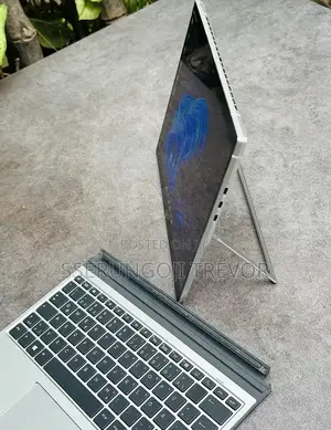 Laptop HP X2 8GB Intel Core i5 SSHD+SSD 512GB