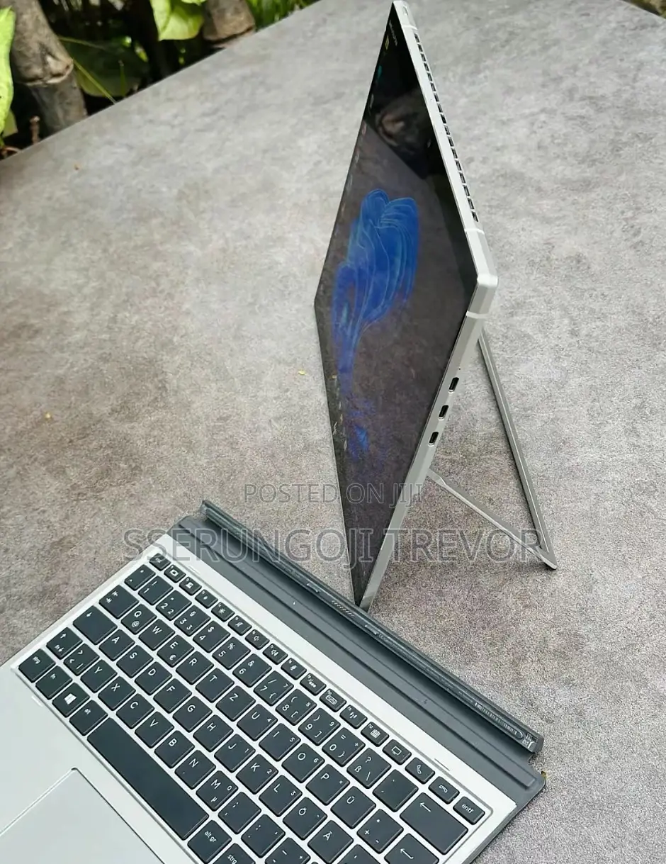 Laptop HP X2 8GB Intel Core i5 SSHD+SSD 512GB