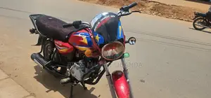 Bajaj Boxer 125 2024 Red