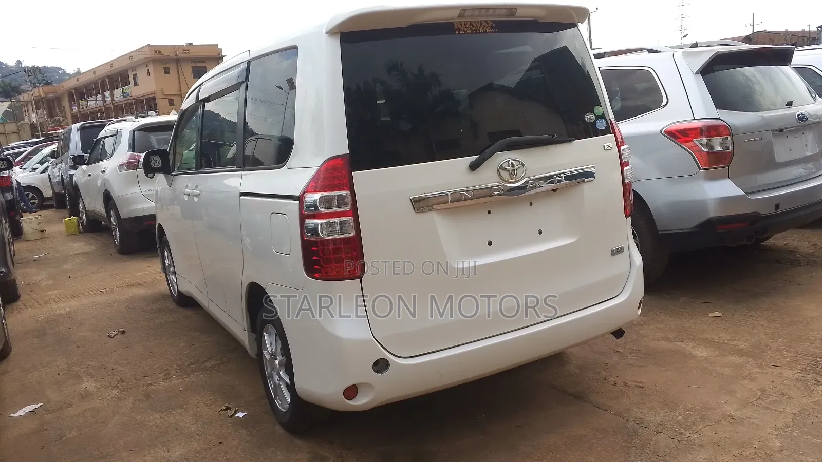 Toyota Noah 2.0 158hp AWD (8 Seater) 2012 White
