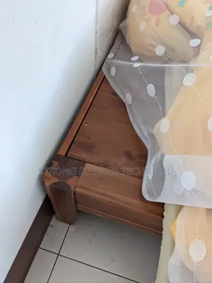 5 X 6 Queen Size Bed.