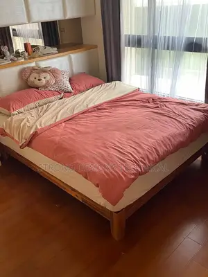5 X 6 Queen Size Bed.