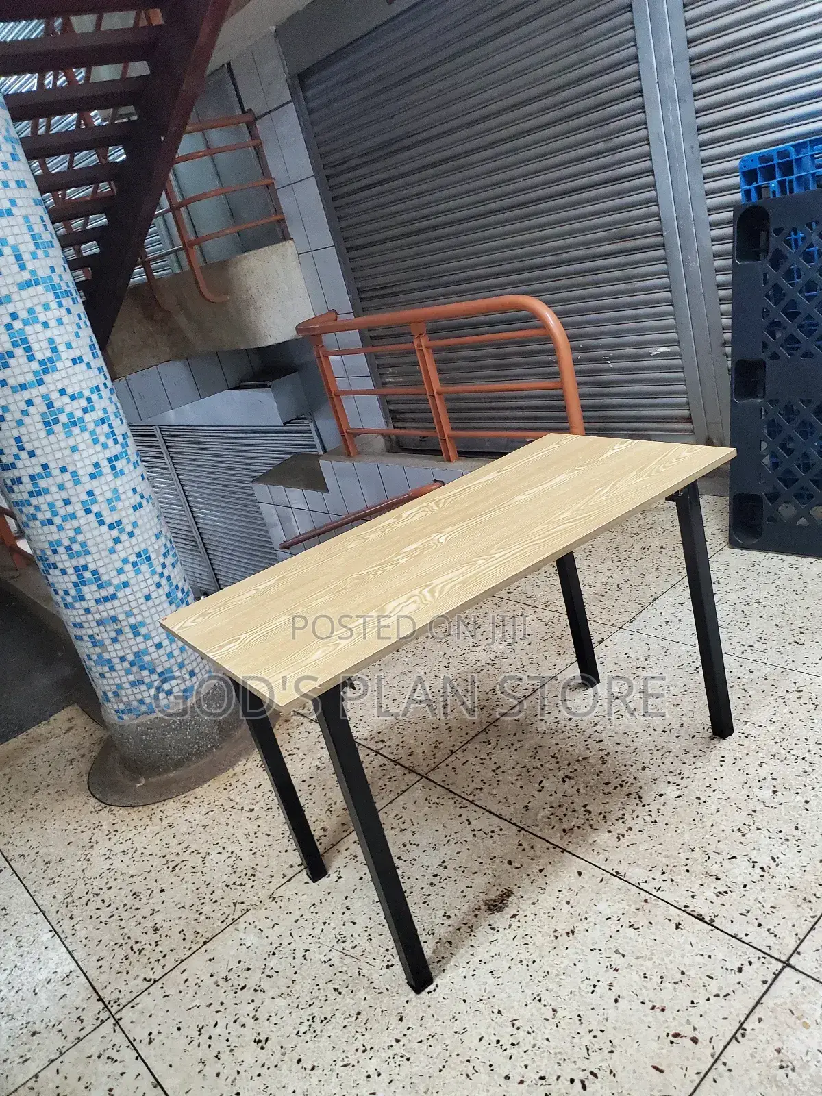 120cm ×60cm Restaurant Wooden Table With Metallic Legs Foldable
