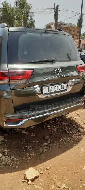 Toyota Land Cruiser 4.6 V8 ZX 2016 Green