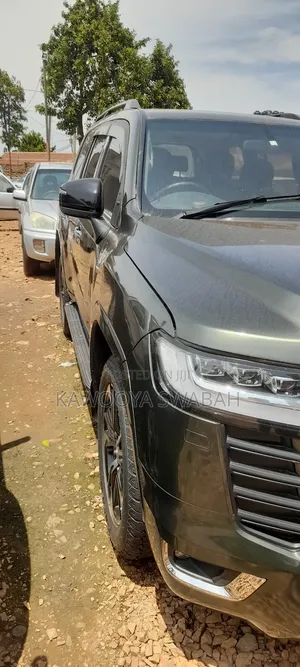 Toyota Land Cruiser 4.6 V8 ZX 2016 Green