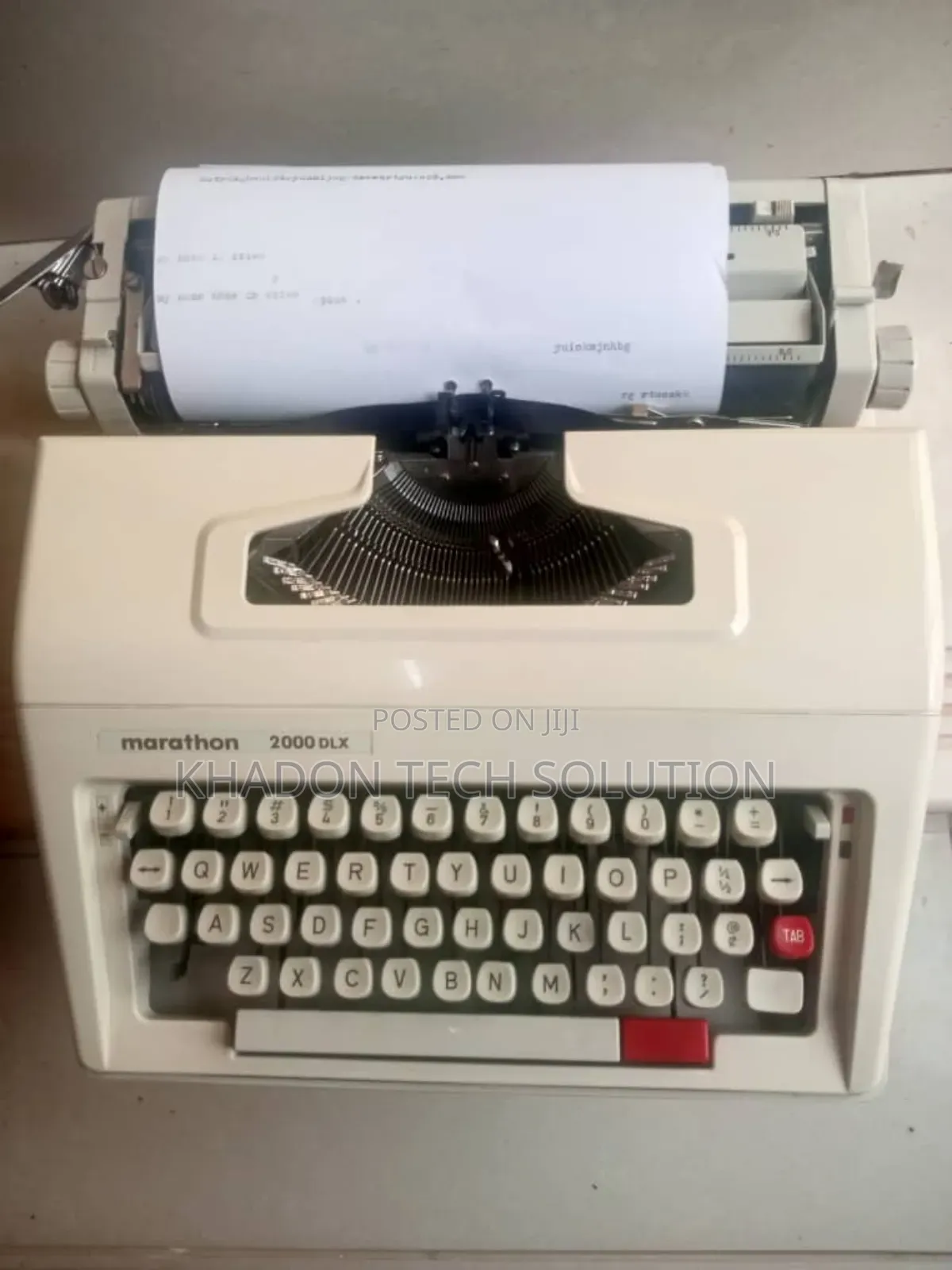 Type Writer Manual Marathon 2000 DLX Portable Typewriter