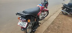 Bajaj Boxer 125 2025 Red