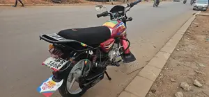 Bajaj Boxer 125 2023 Red