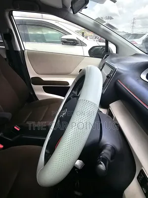Toyota Sienta 2016 White
