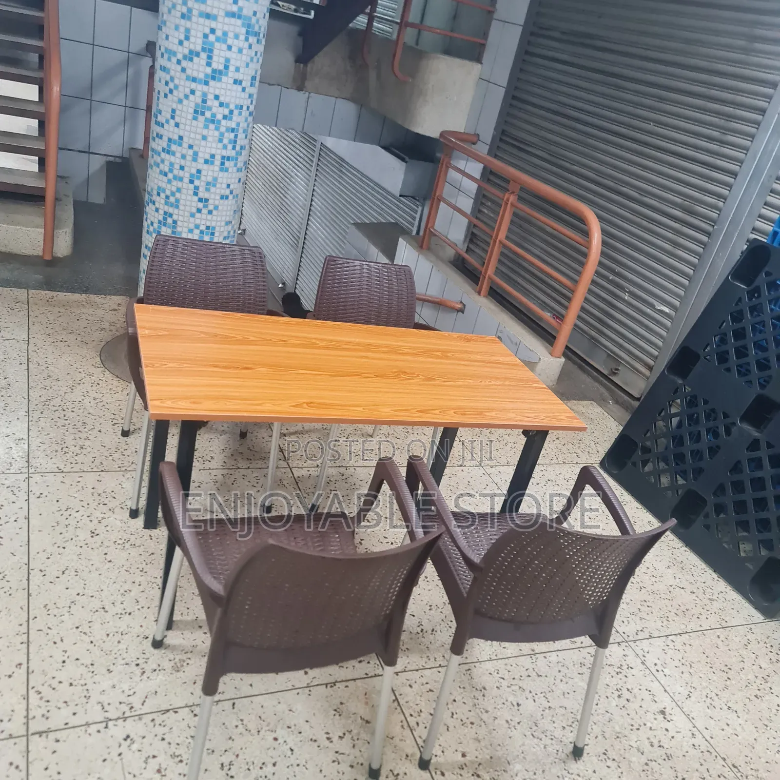 Foldable Wooden Table and Chairs Wooden Table and Plastic Chairs